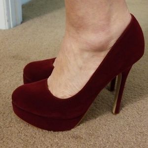 Colin Stuart burgundy velvet heels size 8.5